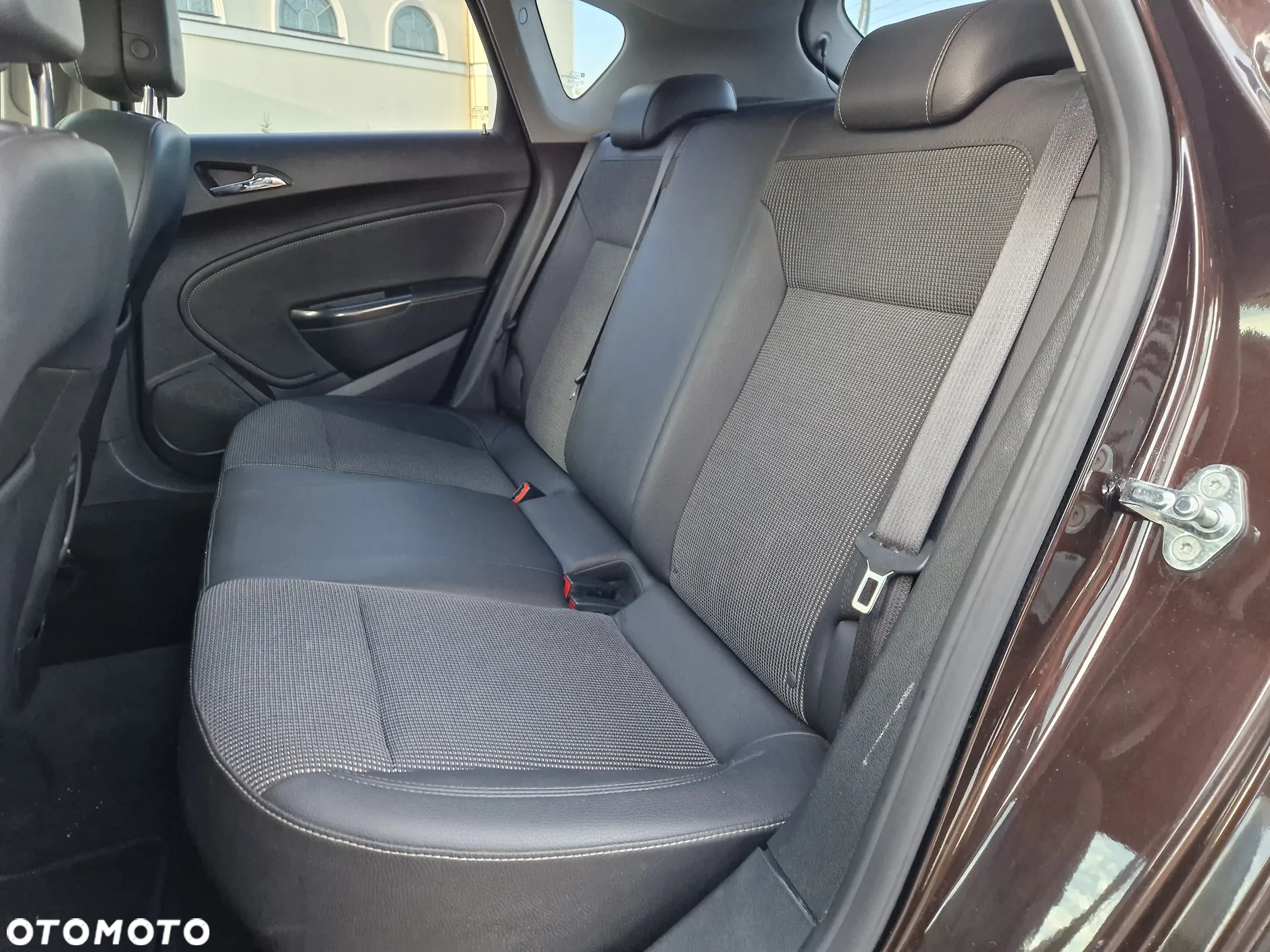 Opel Astra IV 1.4 T Cosmo S&S - 8