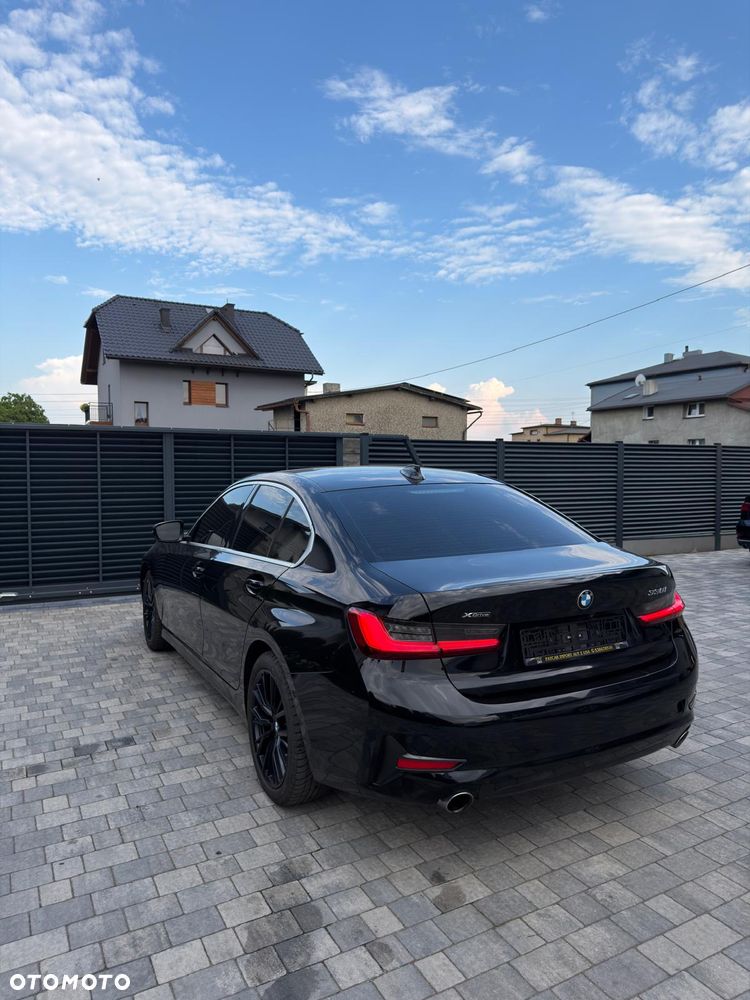 BMW Seria 3 330i xDrive Sport Line - 14