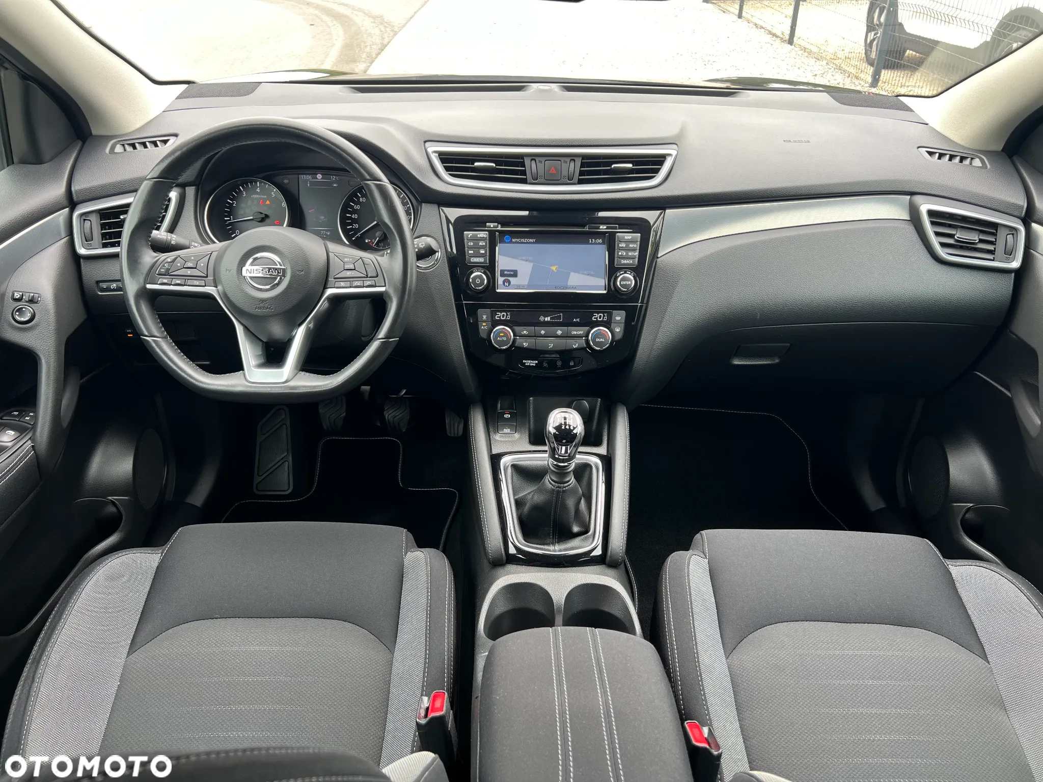 Nissan Qashqai 1.6 DIG-T N-Connecta - 26