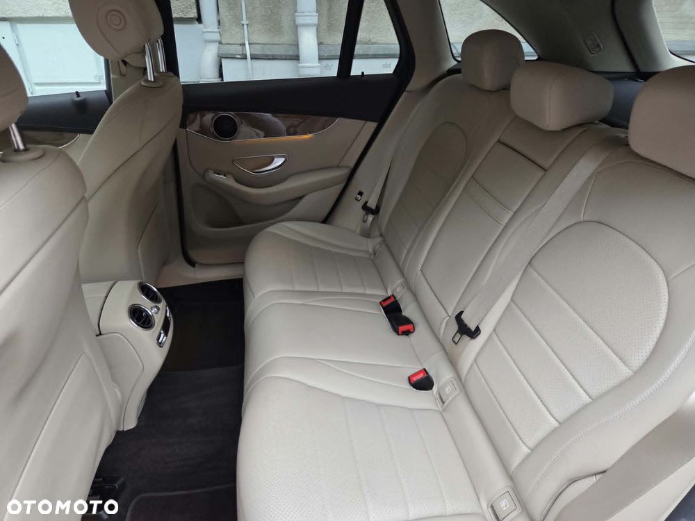 Mercedes-Benz GLC - 9