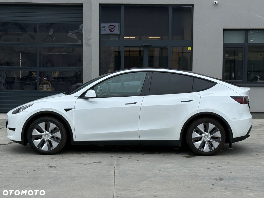 Tesla Model Y RWD - 9