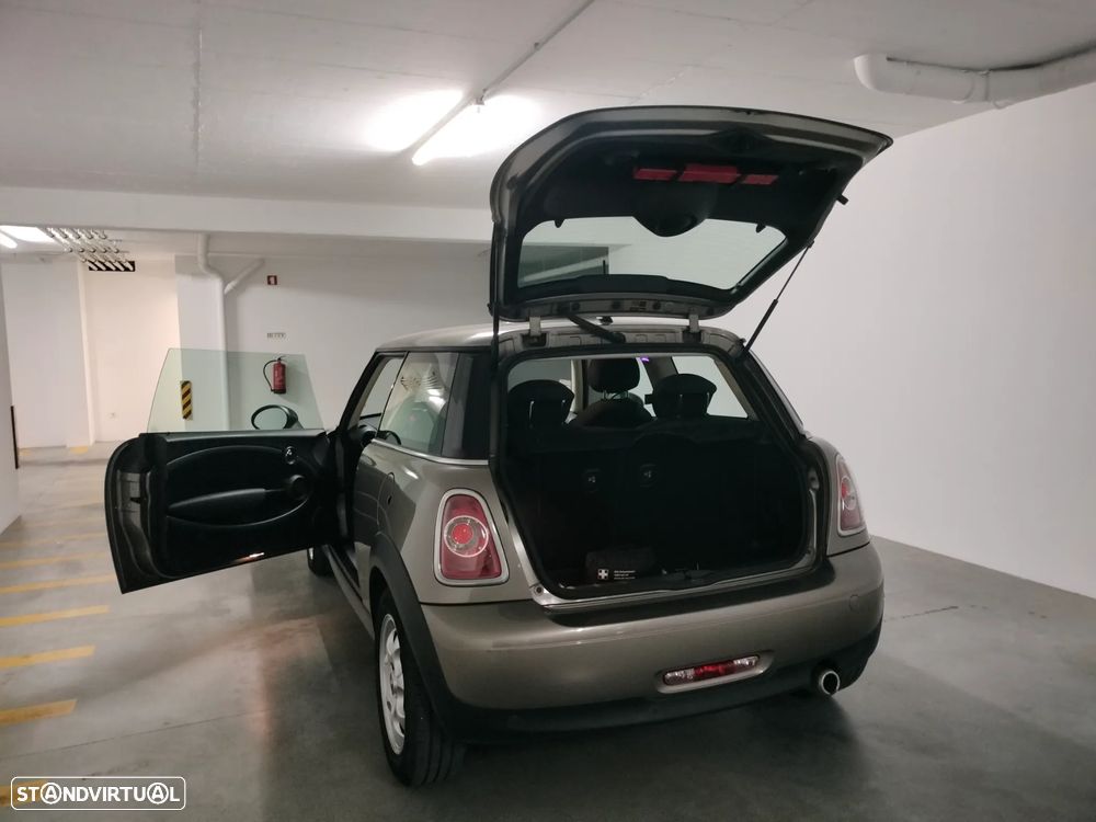 MINI 3 Portas One D - 8