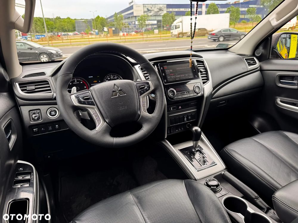 Mitsubishi L200 2.2 d DC Instyle Plus - 18