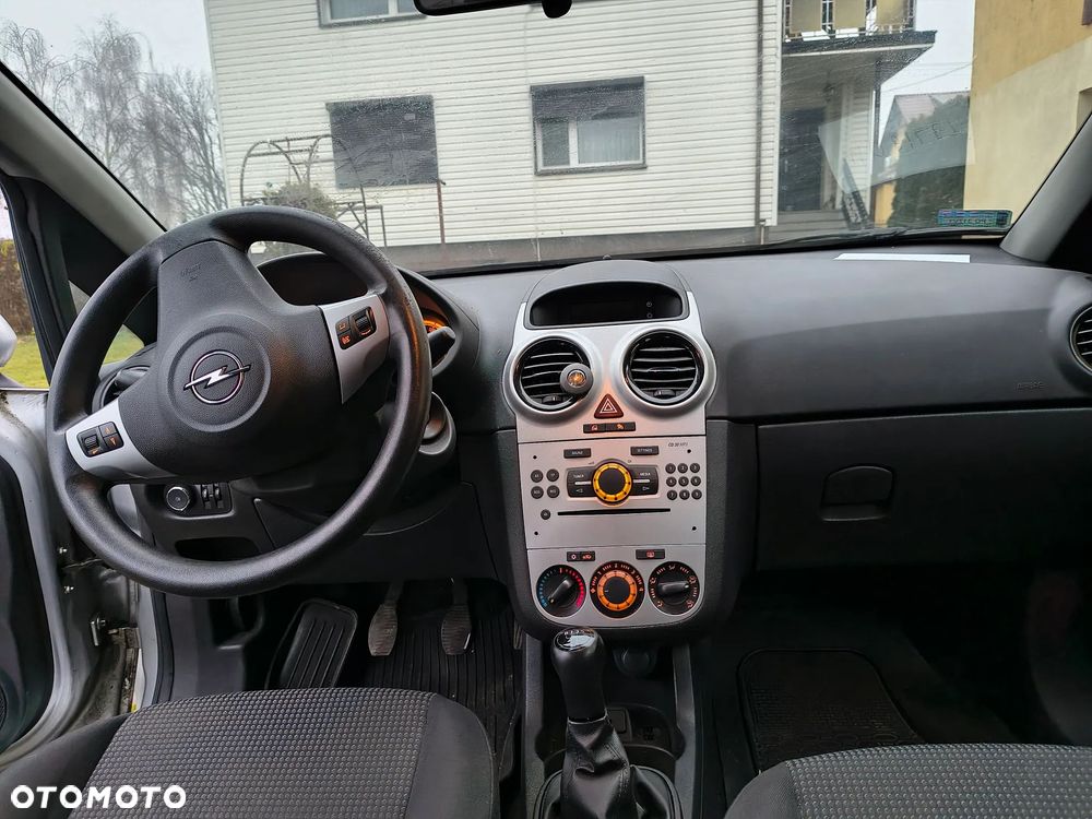 Opel Corsa 1.2 16V Essentia - 7