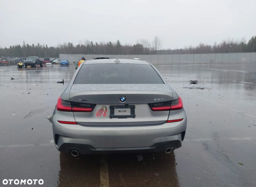 BMW Seria 3 330i xDrive M Sport Shadow - 4