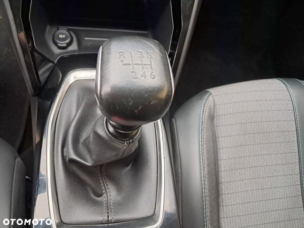 Peugeot 208 PureTech 100 Allure - 24