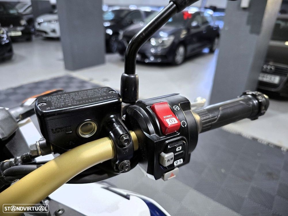 Honda Africa Twin CRF 1000 DCT Adventure Sports 30th Anniversary - 19