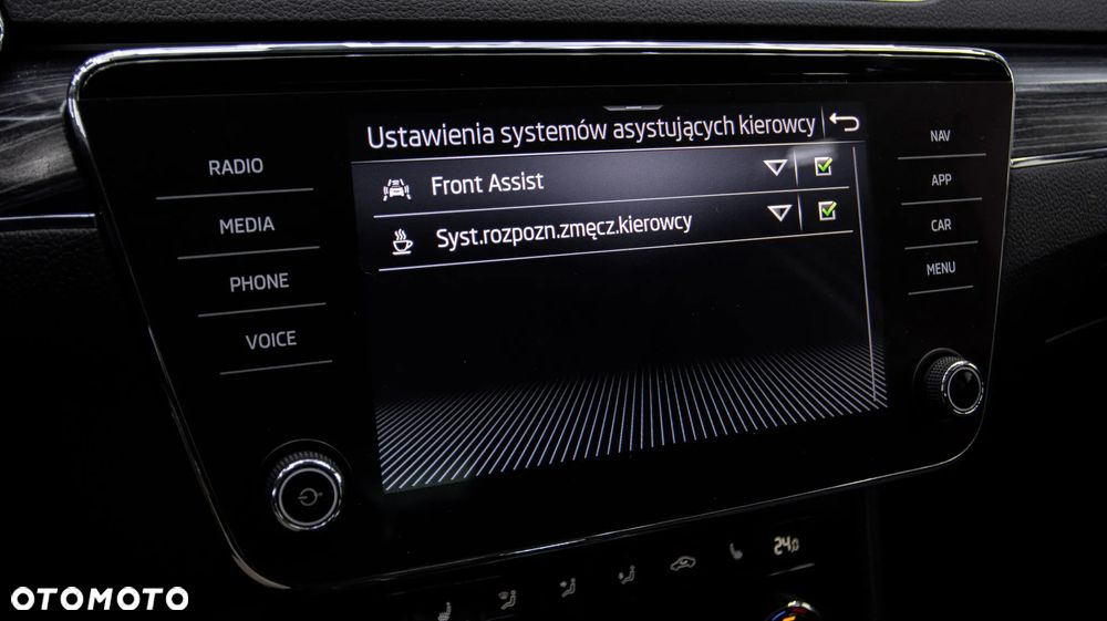 Skoda Superb 2.0 TDI SCR 4x4 Style DSG - 31