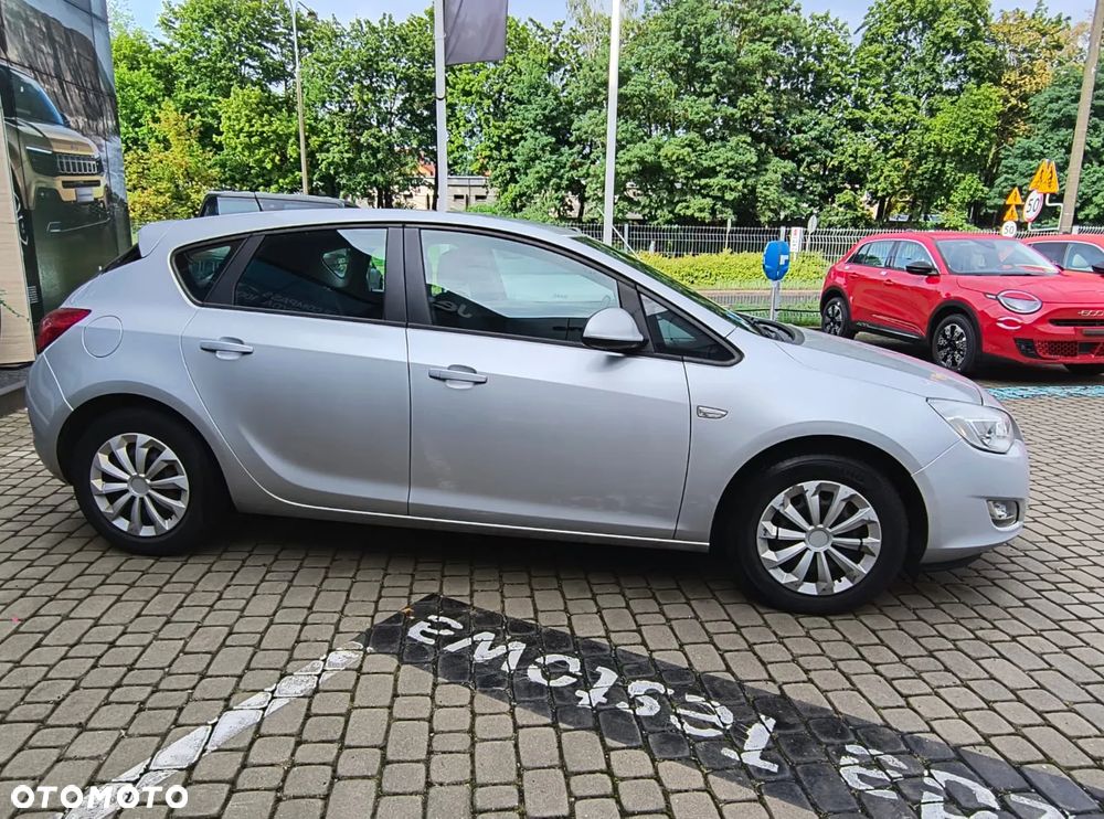 Opel Astra IV 1.6 Enjoy EU6 - 3
