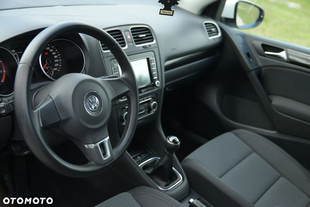 Volkswagen Golf - 27