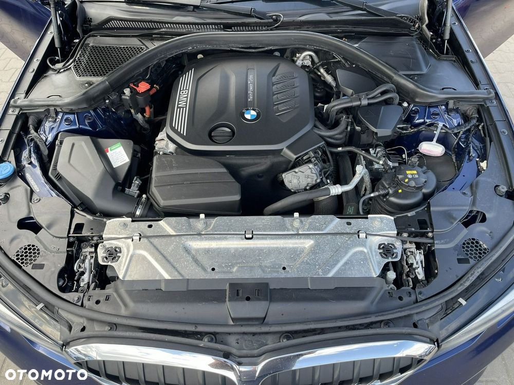 BMW Seria 3 318d - 16