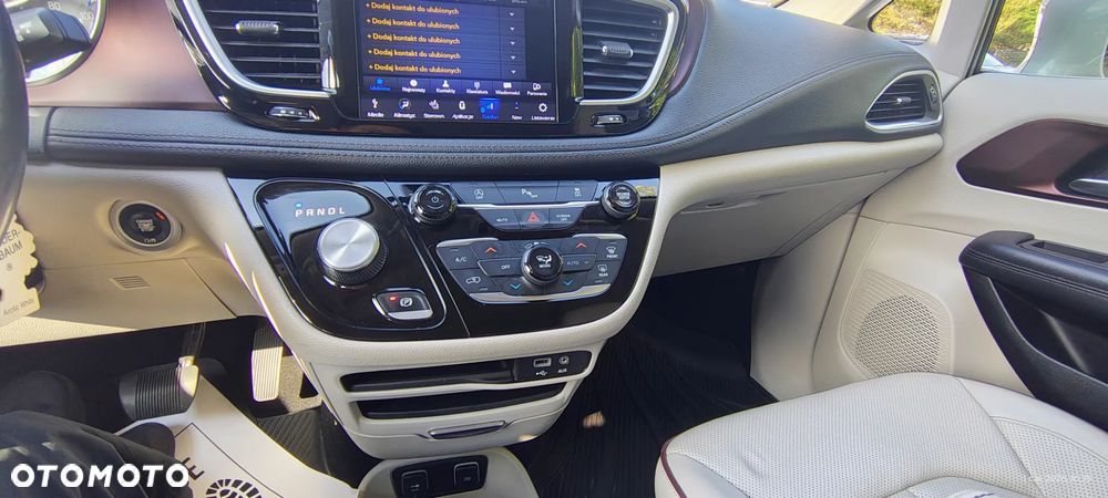 Chrysler Pacifica - 5