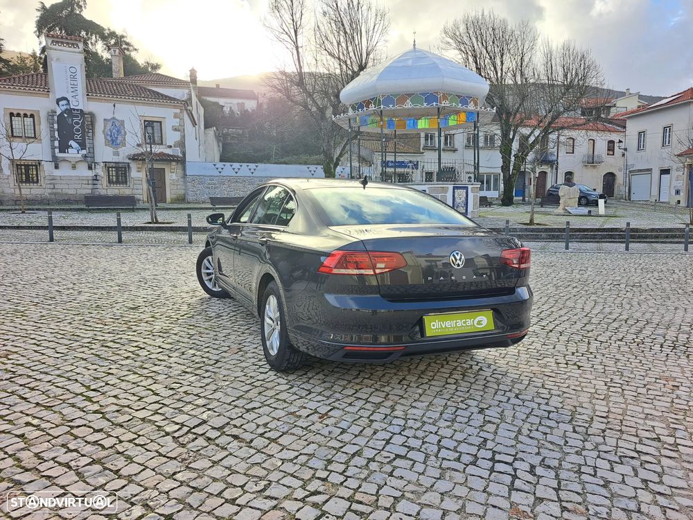 VW Passat 1.6 TDI Business DSG - 33
