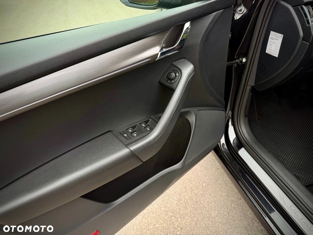 Skoda Octavia 2.0 TDI SCR Style DSG - 15