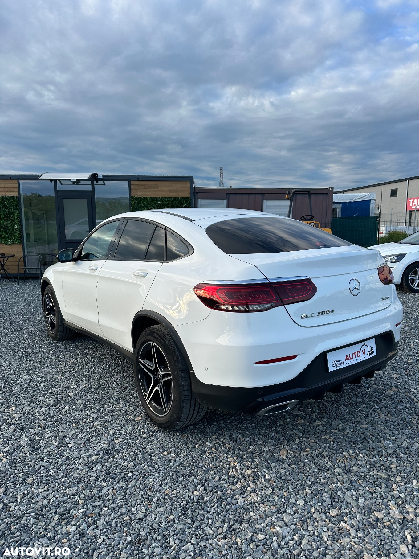 Mercedes-Benz GLC Coupe 200 d 4Matic 9G-TRONIC AMG Line Plus - 11