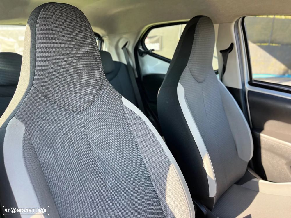 Toyota Aygo x-business - 17