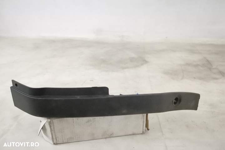 Ornament Inferior Bara Spate Dreapta Cu Gaura Pentru Senzor  Land Rove - 1