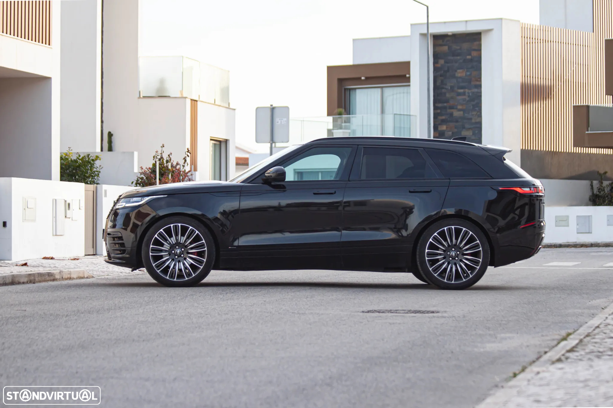 Land Rover Range Rover Velar 3.0 D R-Dynamic HSE - 9