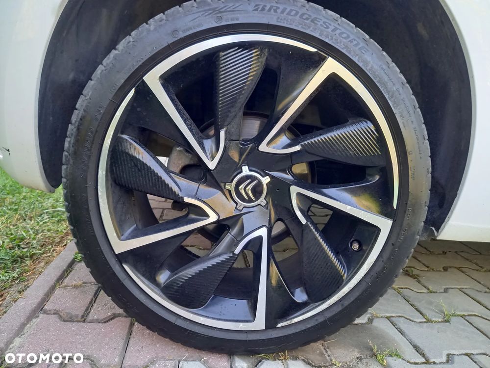 Citroën DS4 HDi 115 SoChic - 30