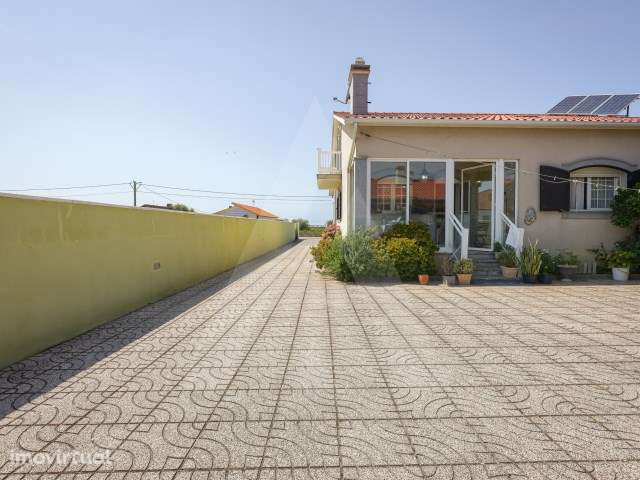 Moradia T4 localizada na Gafanha da Boa Hora a poucos minutos da praia - Grande imagem: 4/49