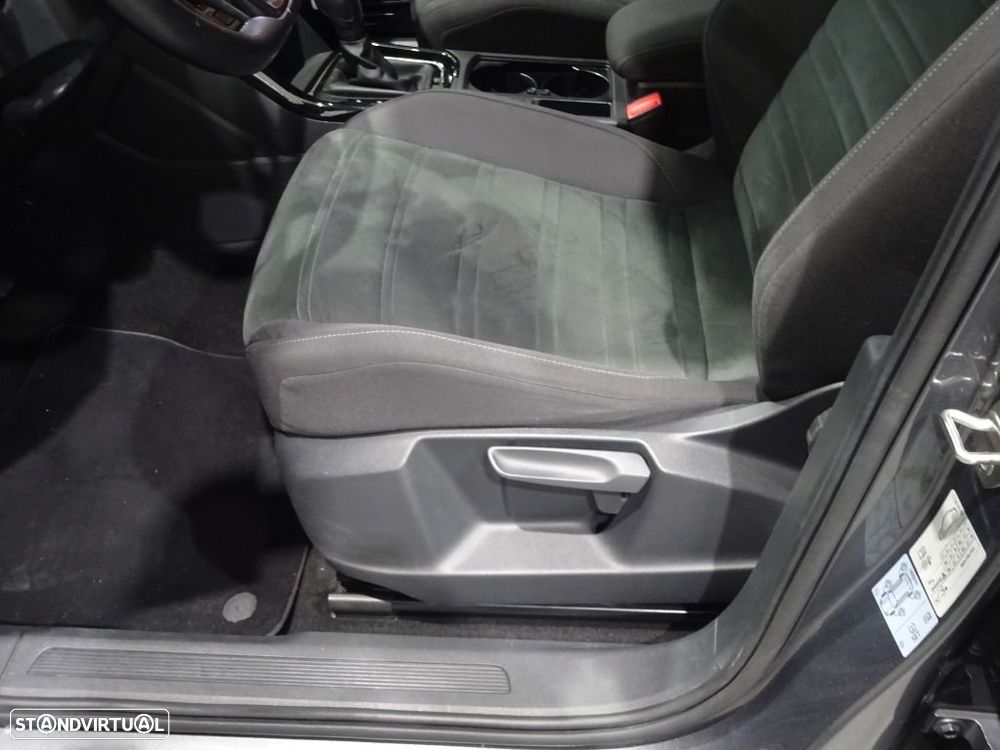 VW Touran 2.0 TDI Highline DSG - 11