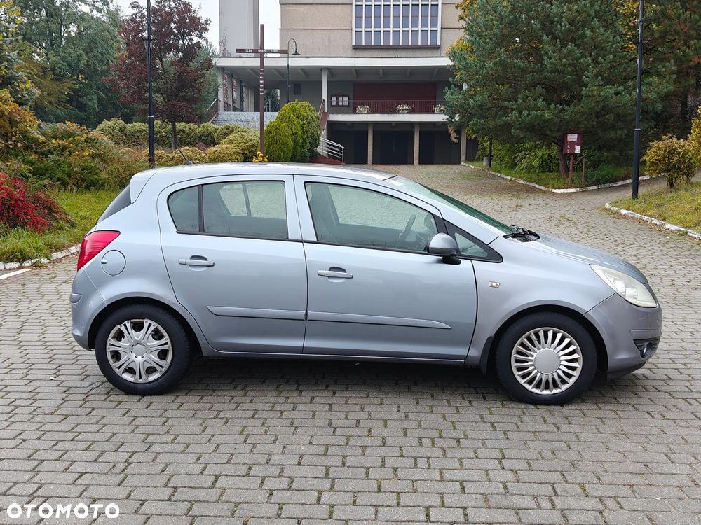 Opel Corsa 1.2 16V Cosmo - 11