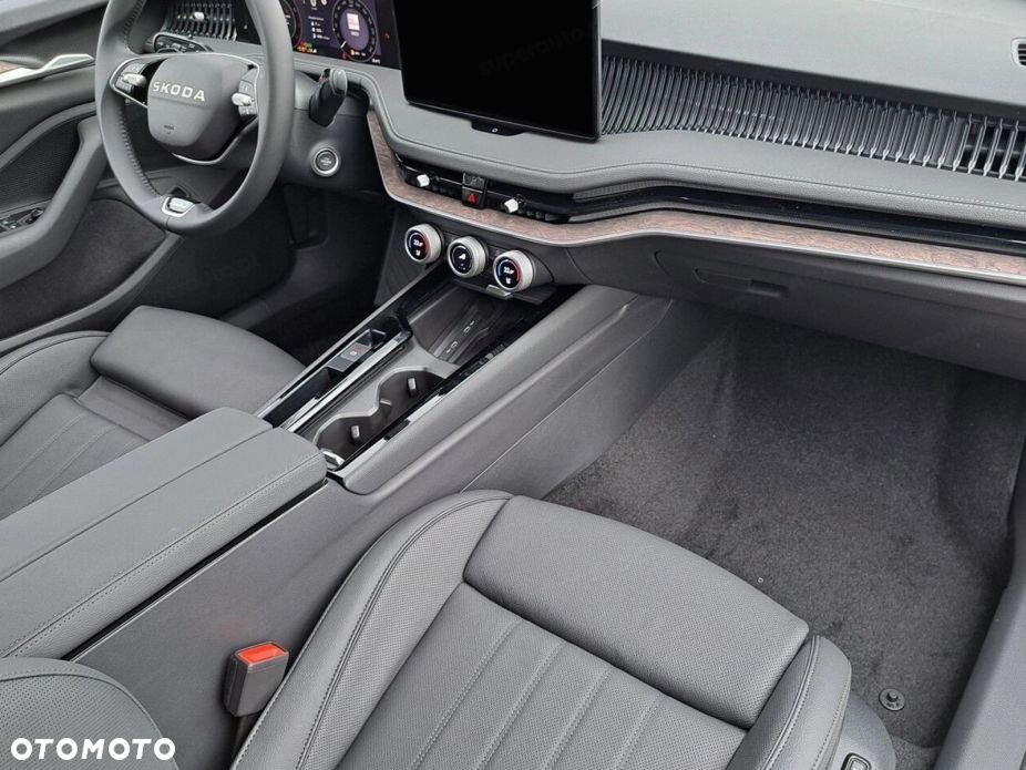 Skoda Superb 2.0 TDI SCR 4x4 L&K DSG - 10