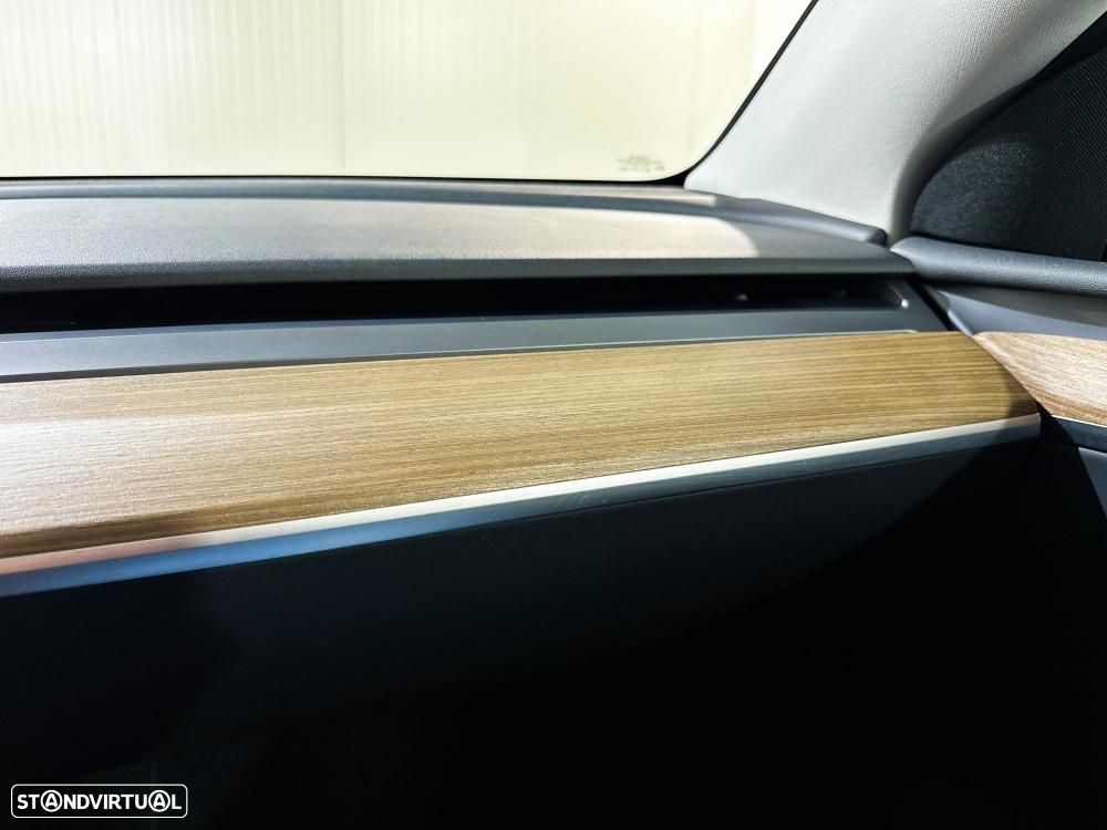 Tesla Model Y Standard - 30