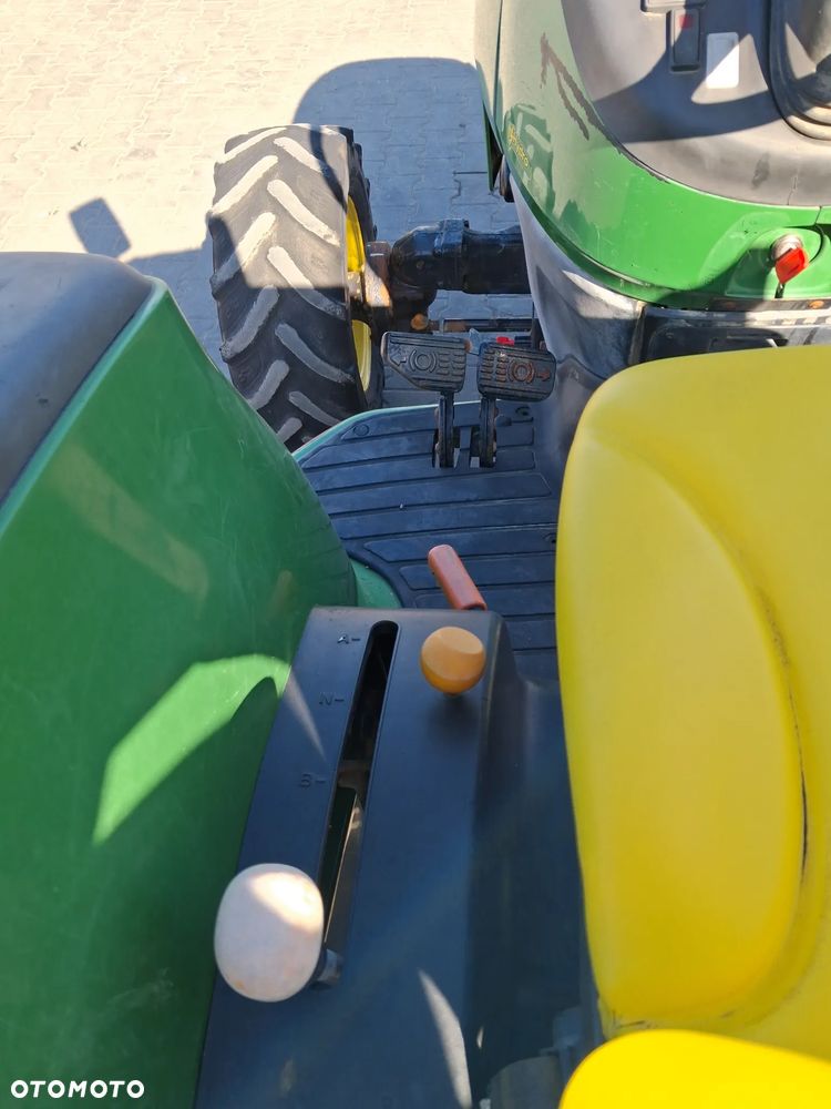 John Deere 4520 eHydro - 19