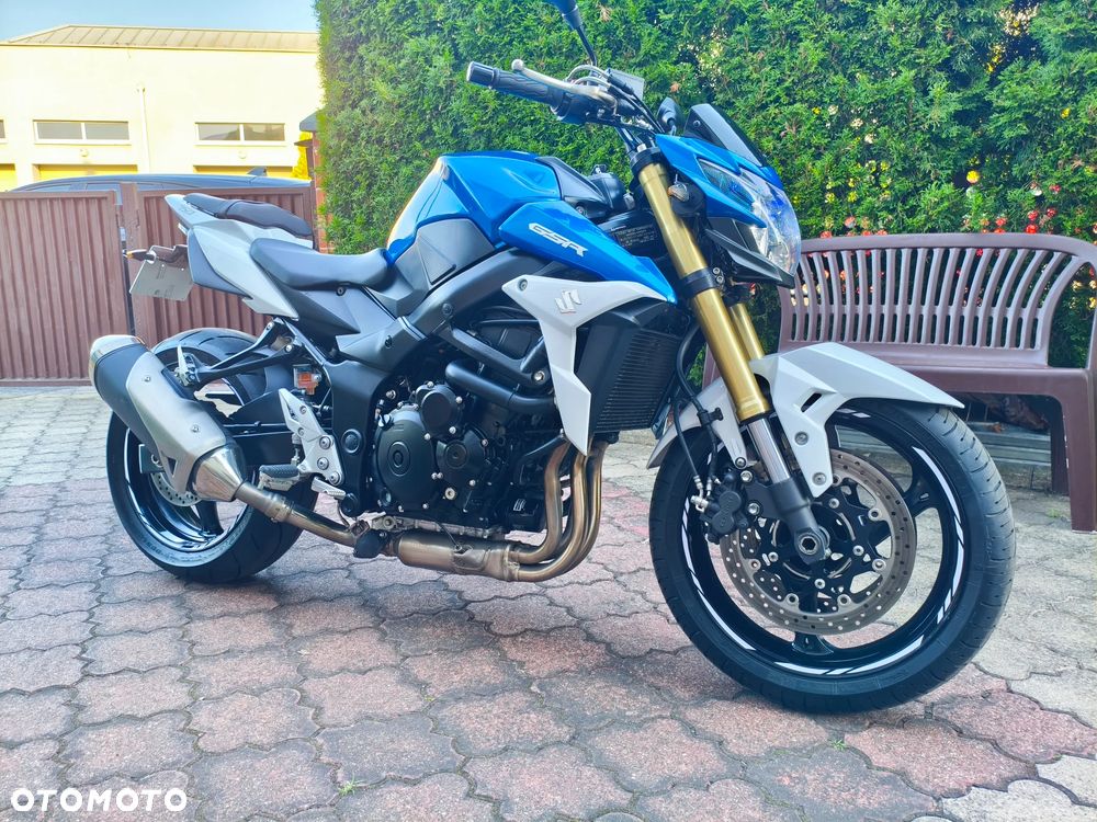 Suzuki GSR - 2