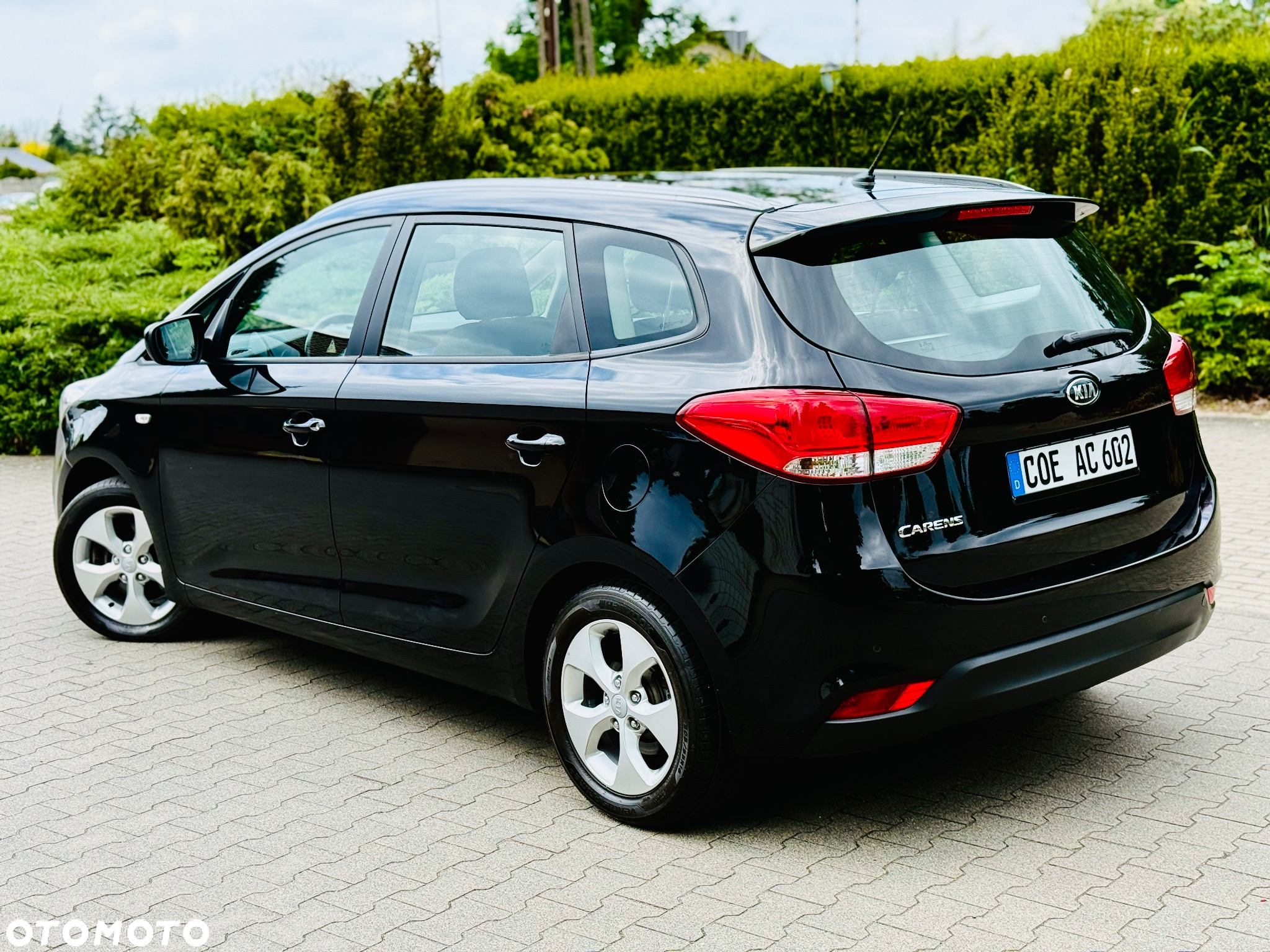 Kia Carens 1.6 GDI Dream Team Edition - 19