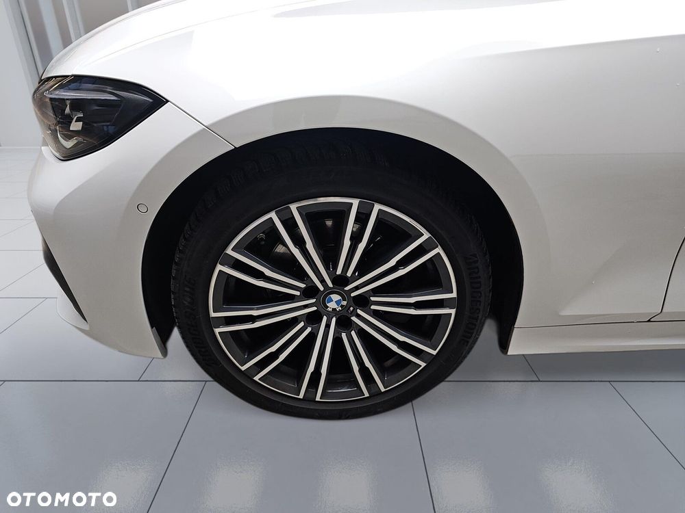 BMW Seria 3 320i xDrive M Sport sport - 36