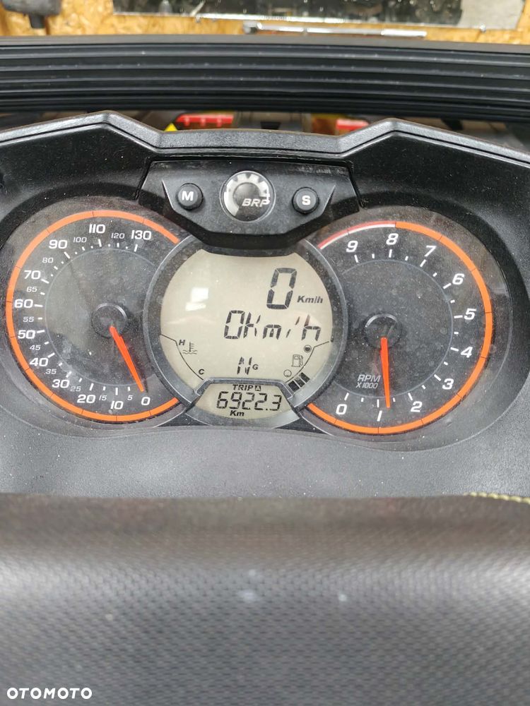 Can-Am Outlander Max - 5