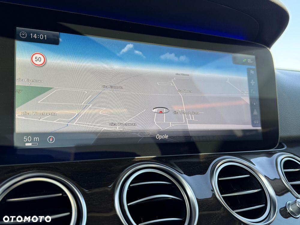 Mercedes-Benz Klasa E 220 d 9G-TRONIC - 11