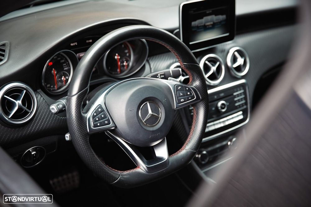 Mercedes-Benz A 180 d 7G-DCT AMG Line - 12