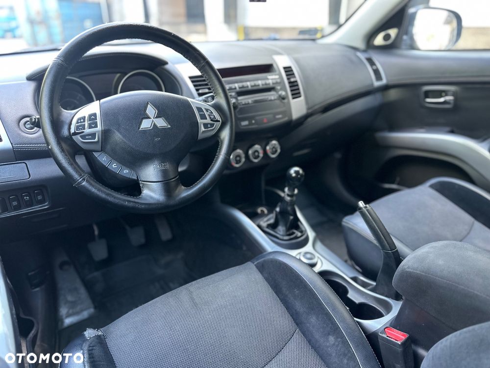 Mitsubishi Outlander 2.0 DID Intense + SE - 7