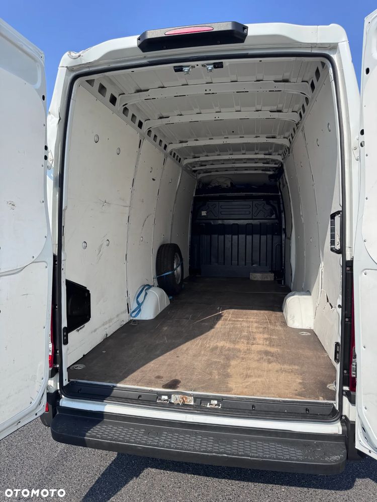 Iveco Daily 35s14 - 14