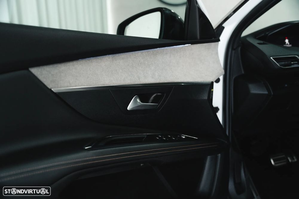 Peugeot 3008 BlueHDi 130 Stop & Start EAT8 GT - 16