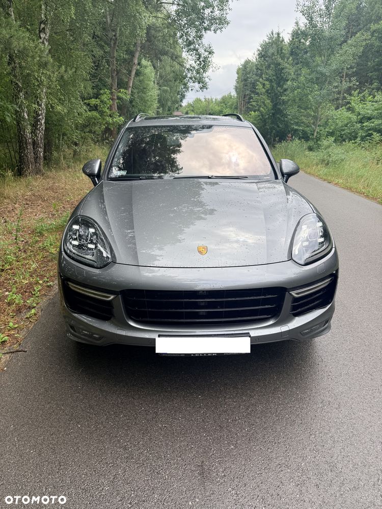 Porsche Cayenne - 2