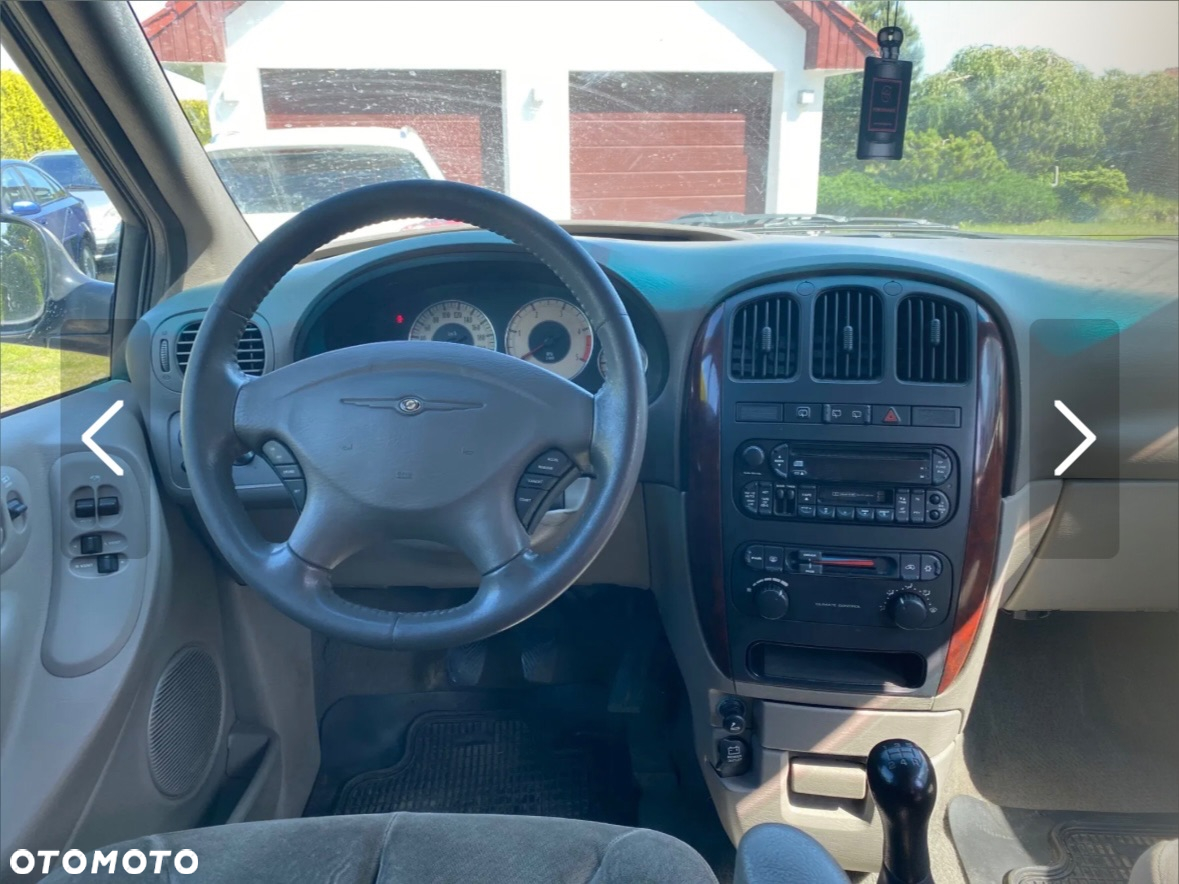 Chrysler Grand Voyager 2.5L CRD LX - 12