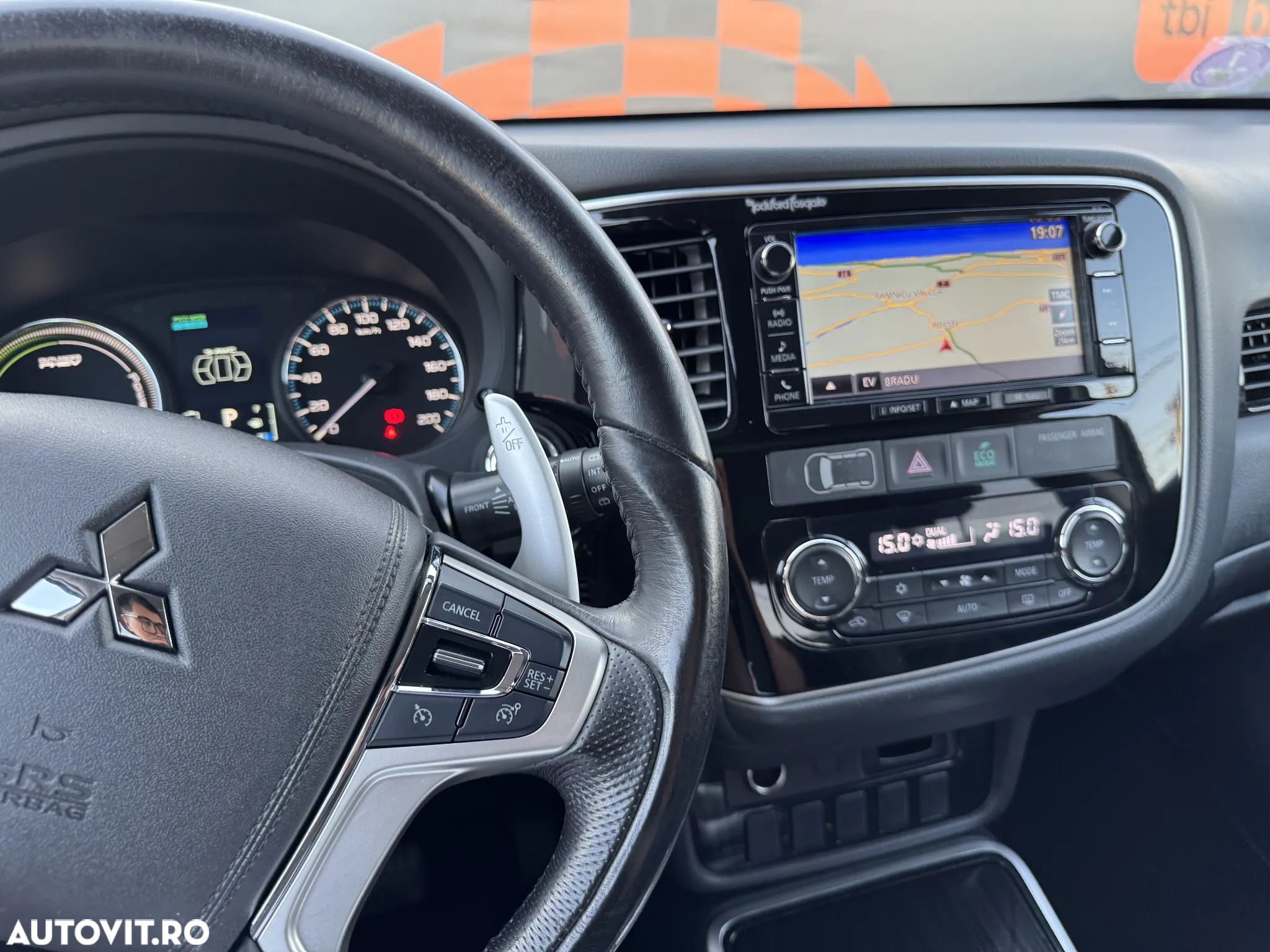 Mitsubishi Outlander 2.0 4WD Plug-In Hybrid - 15
