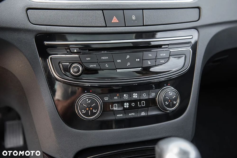Peugeot 508 BlueHDi FAP 180 Automatik Stop&Start Allure - 25