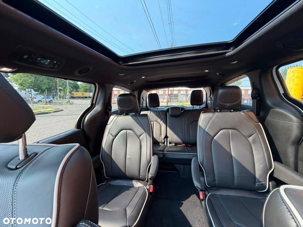 Chrysler Pacifica - 9