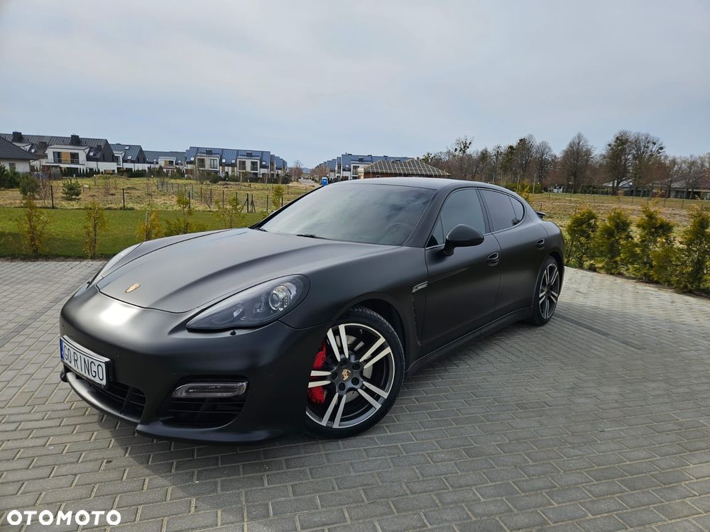 Porsche Panamera - 1