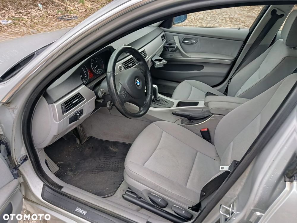 BMW Seria 3 325i - 10