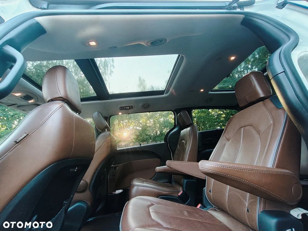 Chrysler Pacifica - 9