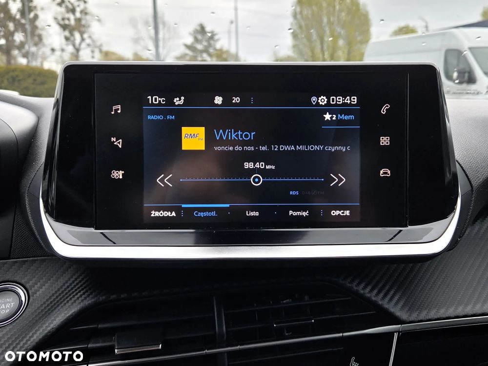 Peugeot 2008 PureTech 100 Allure S&S BVM6 - 22