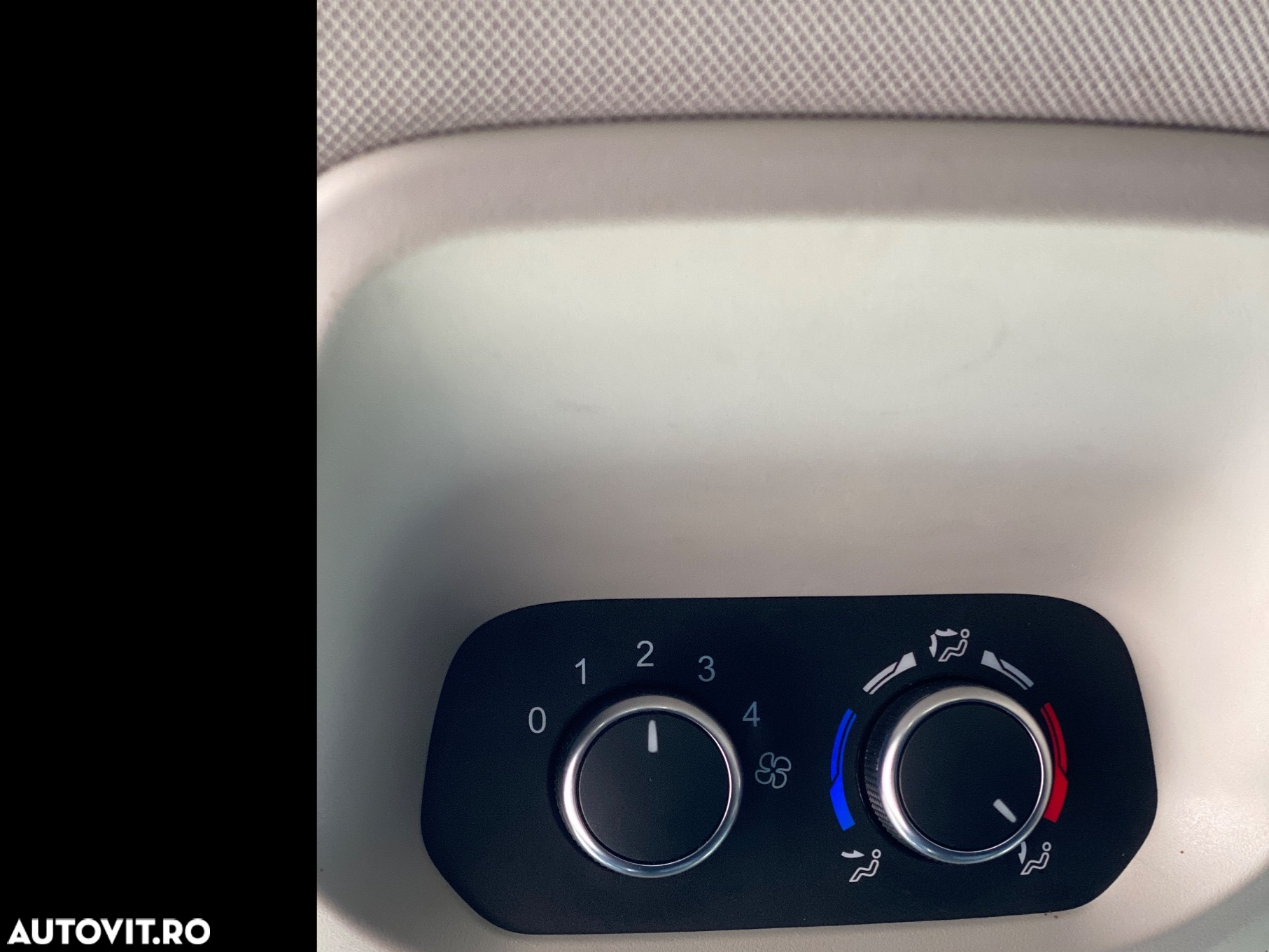Ford Tourneo Custom Bus 320 2.0 EcoBlue 185 CP L2H1 Titanium X Aut. - 25