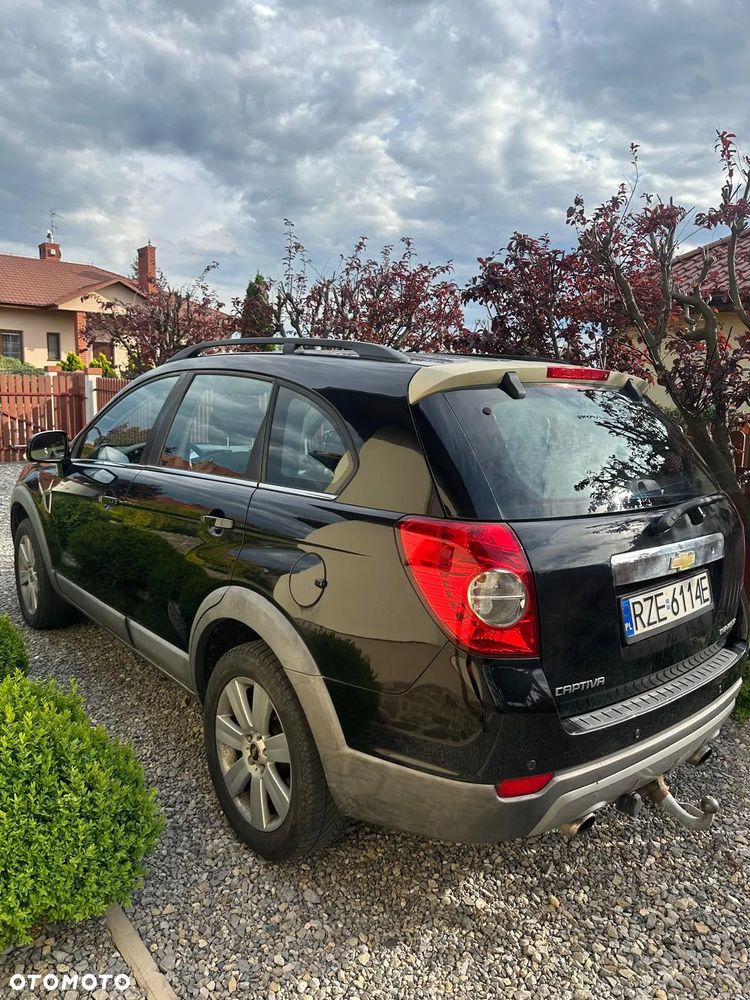 Chevrolet Captiva 2.0 d LT medium - 3
