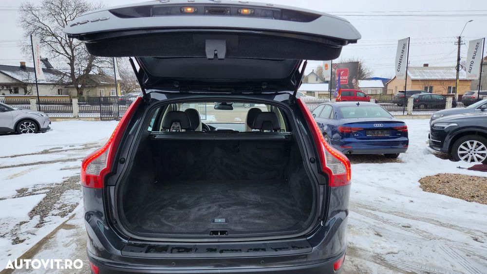 Volvo XC 60 D4 RDesign - 34